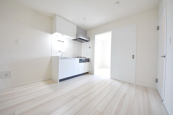 ナリトモ仁戸名B棟の物件内観写真